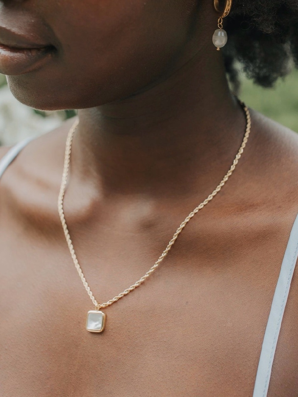 Non Tarnish Waterproof Hypoallergenic - 18K Gold Pendant NWT necklace
